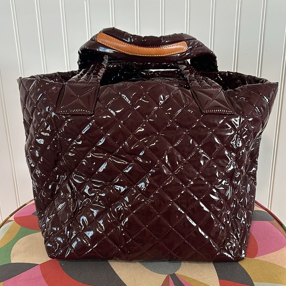 Like new MZ Wallace SMALL metro tote burgundy lacquer bag - Picture 4 of 8